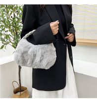 Sac hobo doux et moelleux en peluche avec poignée tressée, sac à bandoulière en fourrure duveteuse, mini sac fourre-tout mignon pour femme, idéal pour les tenues quotidiennes d'hiver
