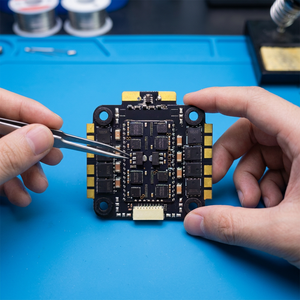 Placa de Control de Vuelo RC de 43 x 43 mm LIP-06 para Integración de Señales de Servo - Product Image 6
