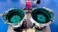 Machine d'emballage automatique de vis à 2 bacs pour vis en carton, vis pour quincaillerie et vis pour machines