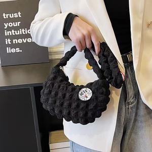 Bolso de Mano Popular Estilo Nube, Moderno, de Gran Capacidad para Mujer, con Cierre de Cremallera, Estilo Burbuja con Volantes, Color Personalizado - Product Image 4