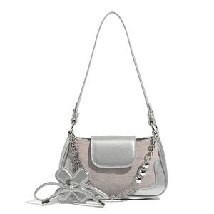 กระเป๋าถือสะพายไหล่ผู้หญิงสุดหรูสำหรับฤดูร้อน กันน้ำ ผลิตจากวัสดุ PU ปิดด้วยซิป ตกแต่งด้วยโซ่  ผลิตจากโรงงานโดยตรง - Product Image 5