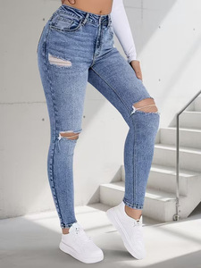 Jeans Ajustados de Moda para Mujer, Estilo Primavera, Elásticos, Lavados, Largos hasta el Tobillo, que Estilizan la Figura - Product Image 2