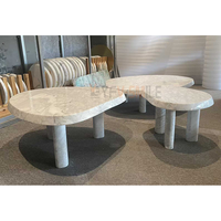 Table basse moderne en marbre blanc naturel de forme irrégulière, avec pieds cylindriques en marbre massif, table de salon de luxe