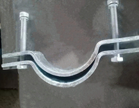 Collier de serrage en acier galvanisé robuste en deux parties avec boulon hexagonal, écrou et rondelle plate (galvanisé à chaud/électrogalvanisé) pour la plomberie CVC