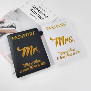 ウェディングギフト用のゴールド印刷ロゴがセットされた新しいスタイルのブラックホワイトカップルの荷物タグとパスポート