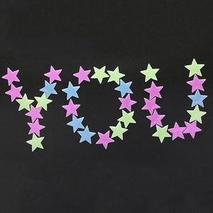 Hermosas Pegatinas de Pared Fluorescentes 3D que Brillan en la Oscuridad con Diseño de Luna y Estrellas, Decoración para el Hogar y Regalo - Product Image 4