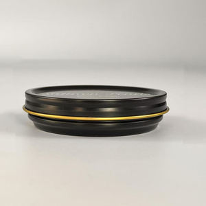 Vente en gros de boîtes de <span class=keywords><strong>caviar</strong></span> d'or vides d'esturgeon imprimées personnalisées Options de 10g à <span class=keywords><strong>500g</strong></span> avec fermeture en caoutchouc et bouchon à vis pour l'étanchéité - Product Image 5