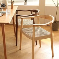 Ensemble de meubles de restaurant de style rétro, table en bois avec chaises en tissu pour café, restaurant de dim sum, café