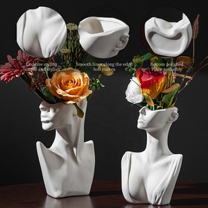 Vases en céramique personnalisés en porcelaine <span class=keywords><strong>Vase</strong></span> en <span class=keywords><strong>forme</strong></span> de <span class=keywords><strong>visage</strong></span> de fille mate pour la décoration intérieure - Product Image 1