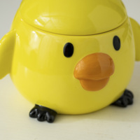 Tasse en céramique peinte à la main en forme de poussin de dessin animé avec couvercle - Tasse à café ou à thé de Pâques personnalisée en gros