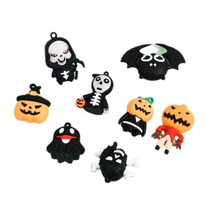 Nuevos y Divertidos Accesorios para Coche <span class=keywords><strong>con</strong></span> Colgante de Halloween, Muñecos de <span class=keywords><strong>Silicona</strong></span> de Dibujos Animados, Pequeñas <span class=keywords><strong>Figuras</strong></span> Colgantes <span class=keywords><strong>con</strong></span> Orificio para Hacer Llaveros - Product Image 1