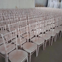 Vente en gros de chaise Chiavari de luxe empilable en bois naturel de chaux de mariage pour la partie