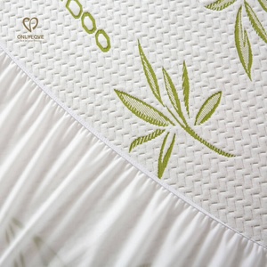 Parure de lit 3 pièces en bambou tricoté, imperméable et antibactérienne, style européen-américain, 300 fils, fabriquée en Chine - Product Image 4