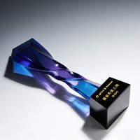 Trophée en cristal transparent K9 en gros, gravure laser 3D personnalisée, récompenses en résine transparente pour activités sportives