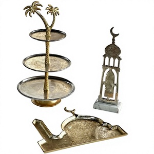 Juego de soportes para pasteles de metal de 3 niveles Ramzan Kareem con bandeja escalonada con diseño de palmera y soporte decorativo de mezquita, hecho a mano en latón con acabado dorado. - Product Image 1