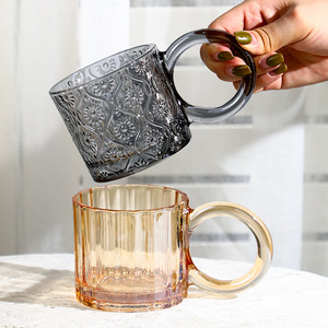 Mug à café en verre à rayures verticales, avec grande poignée côtelée, couleur ambre gris, pour thé, lait, maison, café - Product Image 1