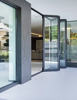 Porte pliante moderne en aluminium pare-balles à grande ouverture, porte accordéon extérieure pour villa, patio, cour