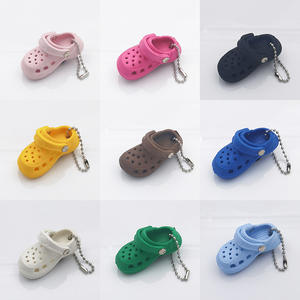 Vente chaude bricolage mignon Mini excentrique chaussure boucle 3D breloques pour <span class=keywords><strong>Crocs</strong></span> Mini monobloc porte-clés accessoires - Product Image 3