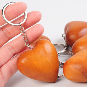 Bán buôn tùy chỉnh 3D bằng gỗ hình trái tim Keychain Ngày Valentine Móc chìa khóa cho món quà - Product Image 1