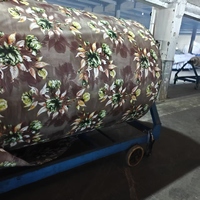 Verkauft Sich Wie Warme Semmeln: Britischer 100% Polyester-Mikrofaserstoff mit Hoher Dichte, Matt-Satin, Kleiderstoff mit Memory-Effekt