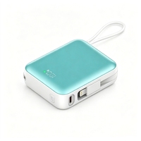 Mini batterie externe portable 10000 mAh intégrée avec port Type-C, affichage LED, charge rapide, logo personnalisé, cadeau d'entreprise, batterie externe de voyage