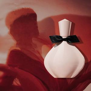 น้ำหอมผู้หญิง 100 มล. (พร้อมบรรจุภัณฑ์) - กลิ่นดอกไม้ - กลิ่นหอมติดทนนาน น้ำหอมผู้หญิงติดทนนาน บรรจุภัณฑ์กล่องของขวัญ - Product Image 4