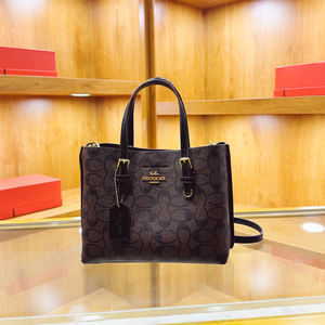 Sac à main pour femmes tendance modèle 2025. Conçu avec des motifs géométriques. Convient à un usage quotidien.736 - Product Image 3