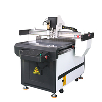 Routeur CNC à couteau vibrant Chenmai 1300x2500, machine de nesting pour le bois, moteur de broche 380V 3.2-7.5kW, double broches, précision 0.05mm