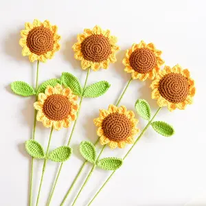 Buket bunga matahari mawar tenunan tangan untuk hadiah bunga rajutan buatan Hari Ibu bunga Crochet kreatif untuk dekorasi