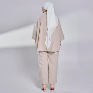 Chemisier Ondara à épaules tombantes beige, fournisseur OEM Malaisie, coupe asymétrique, blouse modeste, fente latérale, ouverture boutonnée, haut musulman - Product Image 4