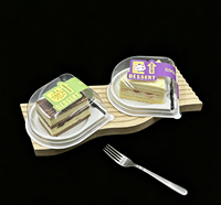 Boîte à gâteau en PET transparente ronde en gros avec fente pour couverts, cuillère en plastique intégrée, contenant jetable en plastique pour pâtisserie individuelle et pain