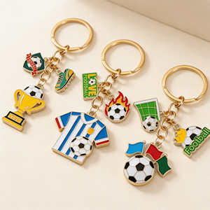 Porte-clés mousqueton métallique personnalisé OEM ODM en gros Coupe du Monde de football 2026 États-Unis Canada Mexique Cadeau léger pour supporters 48 - Product Image 5