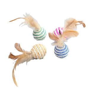 Futurepets all'ingrosso durevole Sisal palla gatto giocattolo con piume di cuoio e caratteristiche resistenti ai graffi per animali domestici e proprietari - Product Image 2