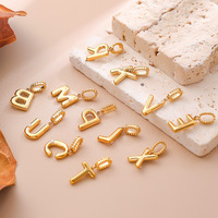 Breloques de pendentif en perles DIY avec lettres anglaises étanches, breloque alphabet anglaise plaquée or 18 carats pour la confection de bijoux