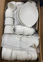 Prix de gros, mélange de bols, tasses, soucoupes, plats, assiettes en céramique blanche, carton en stock, prix bas, vaisselle