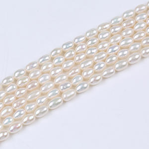 Perles d'eau douce naturelles blanches de 5-6 mm en gros de Zhuji, en forme de riz, pour colliers et bracelets DIY - Product Image 1
