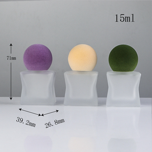 Eleganti Flaconi di Profumo in Vetro Satinato da 15ml con Design a Forma di Stella, <span class=keywords><strong>Tappi</strong></span> a Sfera Floccati <span class=keywords><strong>e</strong></span> Nebulizzatore a Pompa - Product Image 3
