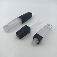 Tube de brillant à lèvres carré noir mat vide, contenant givré pour huile à lèvres, flacon cosmétique pour gloss avec applicateur