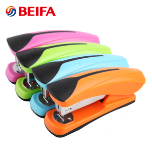 Papeterie scolaire taille moyenne Style de base SE0001 bureau <span class=keywords><strong>professionnel</strong></span> 12 couleurs boîte de <span class=keywords><strong>papier</strong></span> outils de bureau en plastique Standard <span class=keywords><strong>agrafeuse</strong></span> - Product Image 6