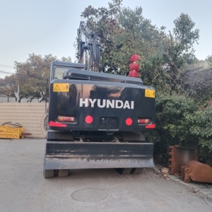 Excavadora de Ruedas Hyundai Usada de Alta Calidad, 15 Toneladas, 84 kW de Potencia, con Caja de Cambios y Bomba para Construcción y Minería - Product Image 5