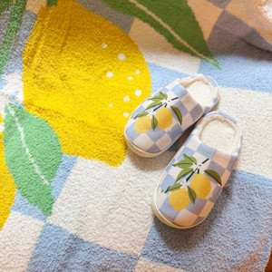 Pantoufles de salon Lemon Drop Gingham - Douces et confortables - Product Image 4