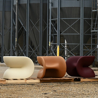 Chaise de loisirs moderne et simple en fibre de verre Chaise simple d'extérieur créative en forme de U Canapé modèle pour centre commercial design