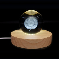 Lampe de sel en cristal LED, boule de cristal 3D, base en bois acrylique, lumière de nuit RGB à intensité variable, alimentation par prise ou batterie, design moderne pour chambre à coucher