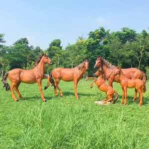 A la venta Garden Park fibra de vidrio escultura de caballo de tamaño natural