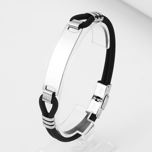 Nuevo Modelo de Pulsera de Silicona y Acero Inoxidable para Hombre con Placa de Identificación Grabada Personalizada y Correa de Acero Titanio - Product Image 5