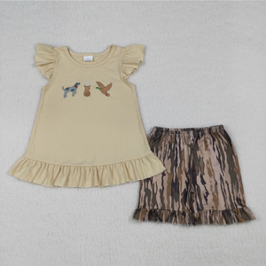 Conjunto de Ropa de Caza para Bebés y Niños Pequeños: Top Bordado de Ciervos, Perros y Patos, Pantalones Cortos y Pelele con Tirantes - Product Image 6