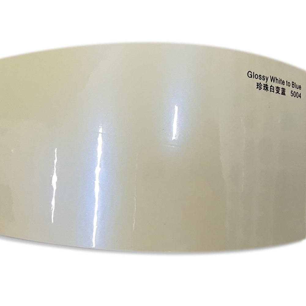 มันวาวสีขาวเป็นสีน้ำเงิน