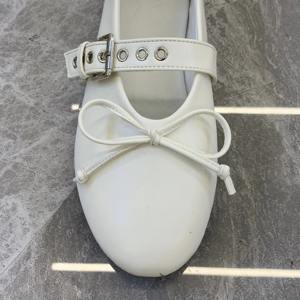 รองเท้าบัลเล่ต์ผู้หญิงส้นแบนแฟชั่นมีเชือกผูกน้ำหนักเบาระบายอากาศออกแบบสำหรับใช้งานกลางแจ้งในฤดูใบไม้ผลิฤดูร้อน - Product Image 2