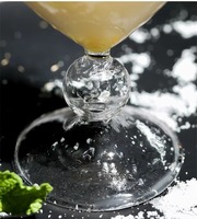 Verre à vin en forme de cœur de 200 ml, fabriqué à la main en verre borosilicate de haute qualité, couleur et logo personnalisables, passe au lave-vaisselle, verres uniques