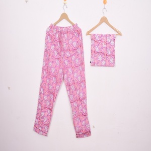 Ensemble de pyjama floral imprimé à la main - Vêtements de nuit en coton artisanal, vêtements de nuit et de détente bohèmes pour femmes, cadeau d'été - Product Image 3